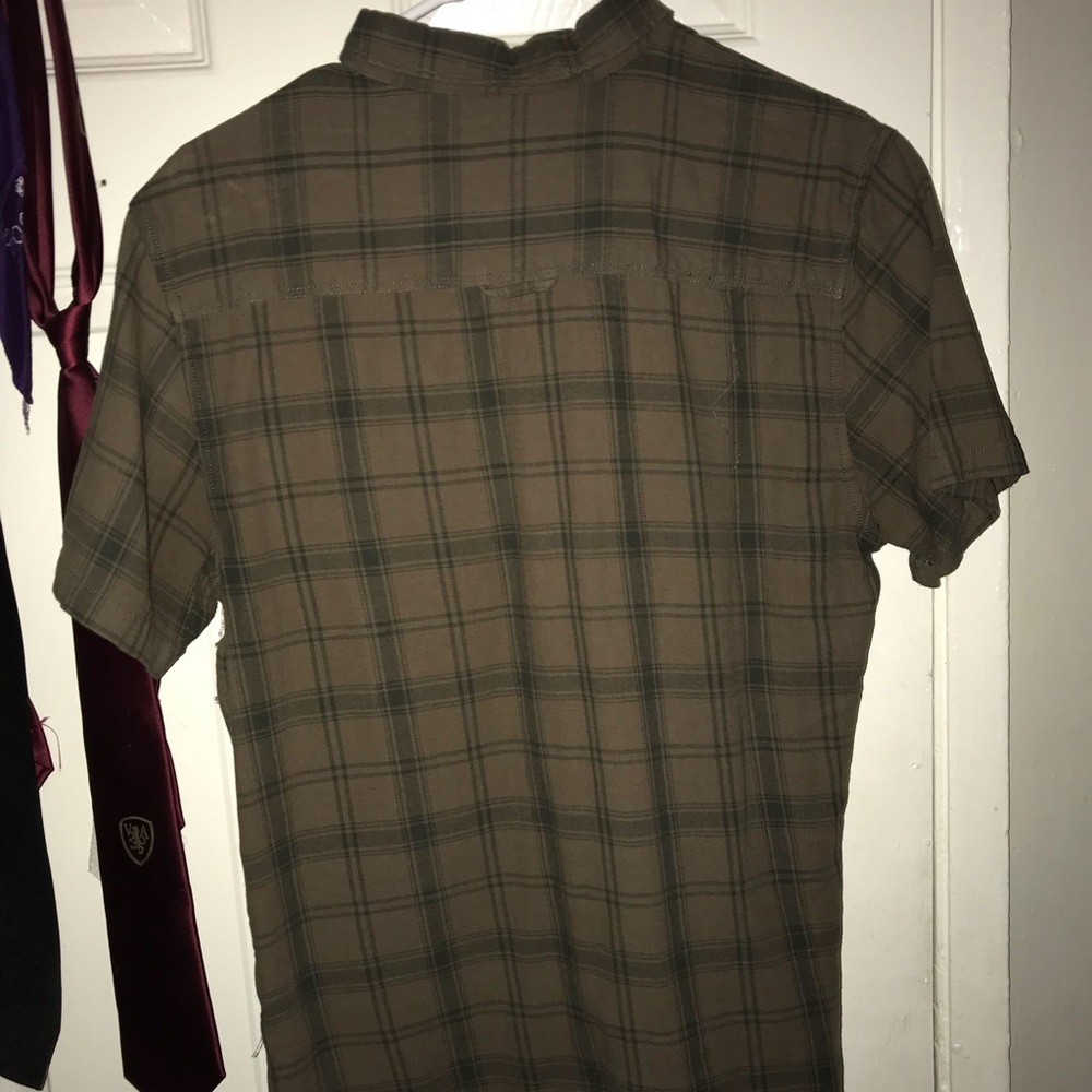 Button up - Picture 2 of 3